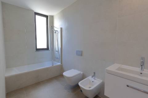 Moradia T3 com Vista Mar, Piscina e Estacionamento em Fuzeta