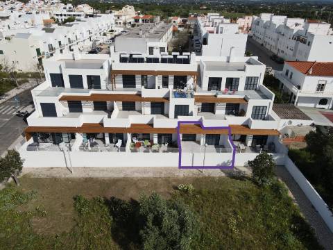 Apartamento T2 novo com estacionamento em Fuzeta