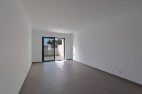 Apartamento T2 novo com estacionamento em Fuzeta