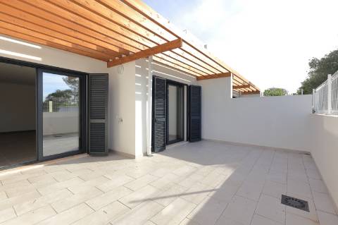 Apartamento T2 novo com estacionamento em Fuzeta