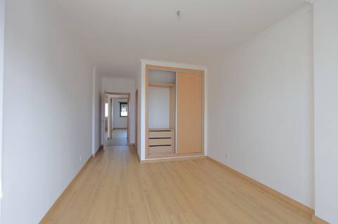 Apartamento T2 novo com estacionamento em Fuzeta
