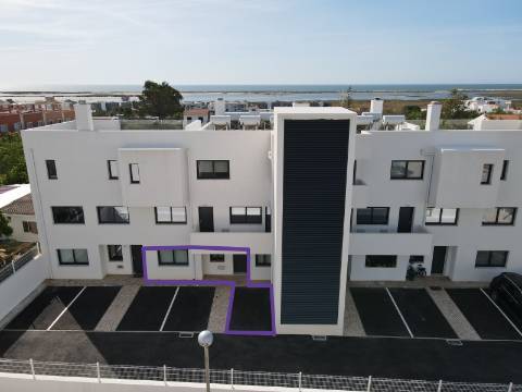 Apartamento T2 novo com estacionamento em Fuzeta
