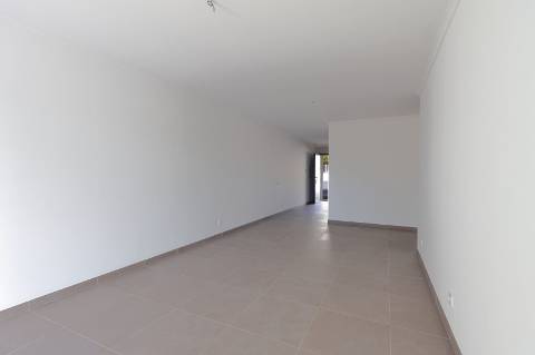 Apartamento T2 novo com estacionamento em Fuzeta