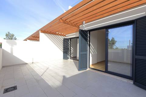 Apartamento T2 novo com estacionamento em Fuzeta