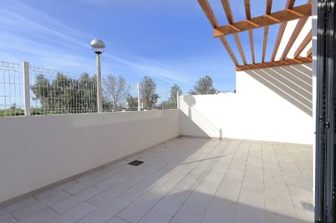 Apartamento T2 novo com estacionamento em Fuzeta