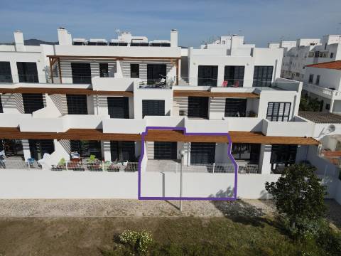 Apartamento T2 novo com estacionamento em Fuzeta