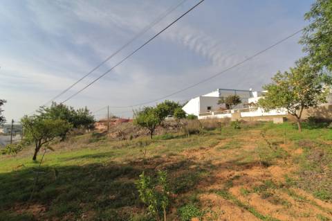 Moradia T2 + Moradia T1 com vista Mar para recuperar em Bias do Norte - Olhão