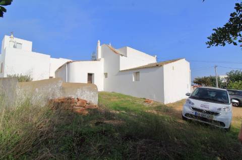 Moradia T2 + Moradia T1 com vista Mar para recuperar em Bias do Norte - Olhão