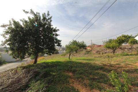 Moradia T2 + Moradia T1 com vista Mar para recuperar em Bias do Norte - Olhão