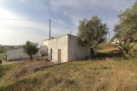 Moradia T2 + Moradia T1 com vista Mar para recuperar em Bias do Norte - Olhão