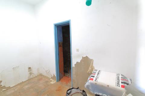 Moradia T2 + Moradia T1 com vista Mar para recuperar em Bias do Norte - Olhão