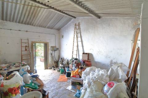 Moradia T2 + Moradia T1 com vista Mar para recuperar em Bias do Norte - Olhão