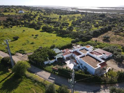 Moradia T3 com Terreno e Vista Mar em Bias do Sul