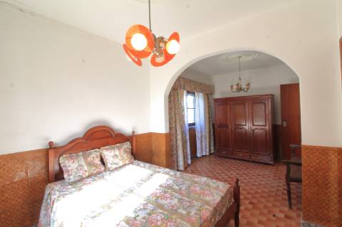 Moradia T3 com Terreno e Vista Mar em Bias do Sul