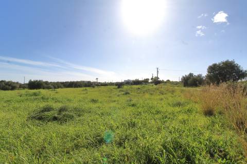 Moradia T3 com Terreno e Vista Mar em Bias do Sul