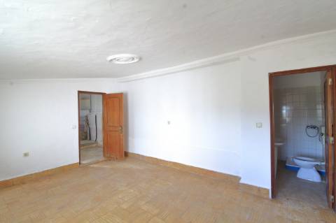 Moradia T3 com Terreno e Vista Mar em Bias do Sul