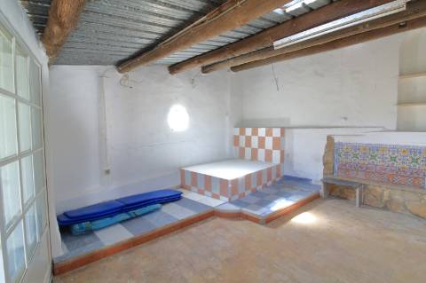 Moradia T3 com Terreno e Vista Mar em Bias do Sul