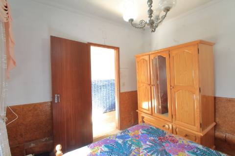 Moradia T3 com Terreno e Vista Mar em Bias do Sul