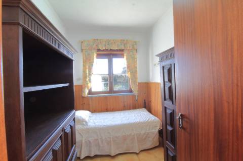 Moradia T3 com Terreno e Vista Mar em Bias do Sul