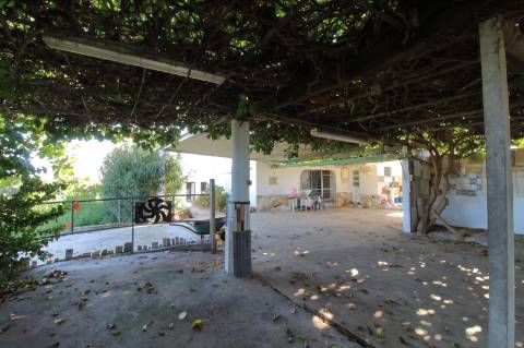 Moradia T3 com Terreno e Vista Mar em Bias do Sul