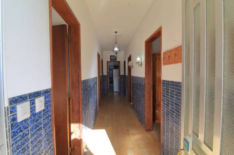 Moradia T3 com Terreno e Vista Mar em Bias do Sul