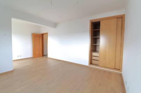 Apartamento T5 Triplex Penthouse com Piscina Privada em Faro