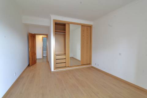 Apartamento T5 Triplex Penthouse com Piscina Privada em Faro