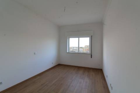 Apartamento T5 Triplex Penthouse com Piscina Privada em Faro