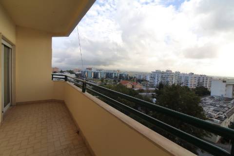 Apartamento T5 Triplex Penthouse com Piscina Privada em Faro