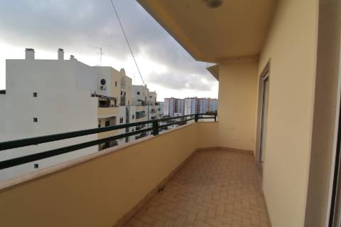Apartamento T5 Triplex Penthouse com Piscina Privada em Faro