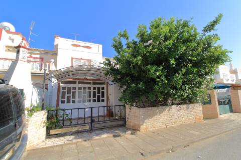 Moradia T4 Geminada com Garagem em Fuzeta