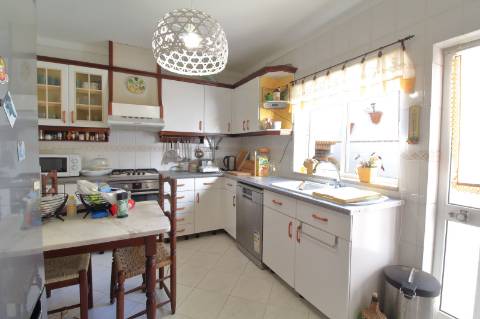 Moradia T4 Geminada com Garagem em Fuzeta