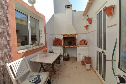 Moradia T4 Geminada com Garagem em Fuzeta