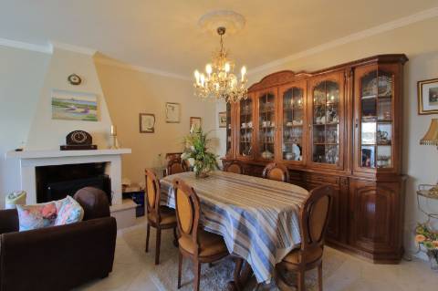 Moradia T4 Geminada com Garagem em Fuzeta