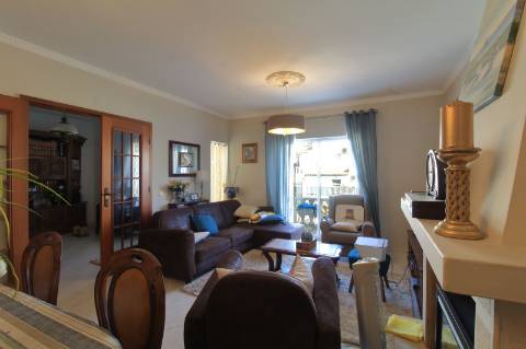 Moradia T4 Geminada com Garagem em Fuzeta