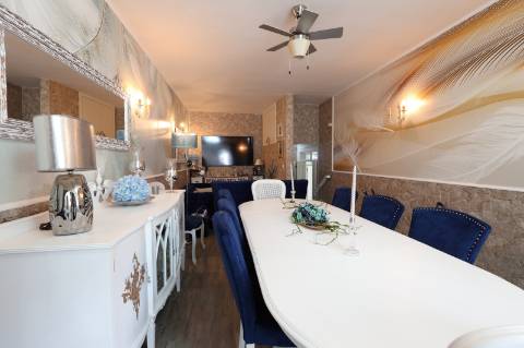 Elegante Moradia Típica T3 com Garagem, Quintal e Terraço em Fuzeta