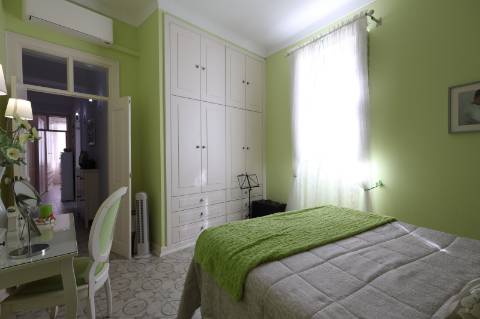 Elegante Moradia Típica T3 com Garagem, Quintal e Terraço em Fuzeta