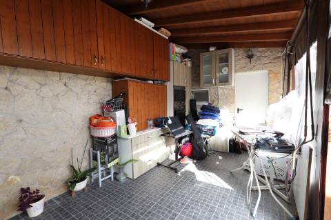 Elegante Moradia Típica T3 com Garagem, Quintal e Terraço em Fuzeta