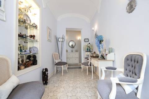 Elegante Moradia Típica T3 com Garagem, Quintal e Terraço em Fuzeta