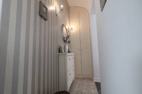 Elegante Moradia Típica T3 com Garagem, Quintal e Terraço em Fuzeta