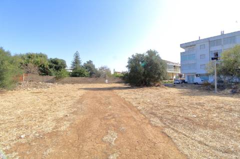 Terreno para Construção de um Hotel no Centro de São Brás de Alportel