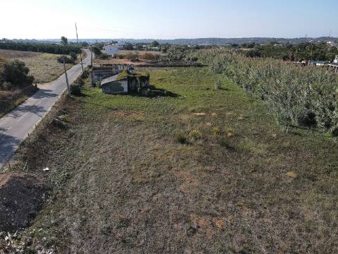 Ruína T2 com Terreno em Moncarapacho - Olhão