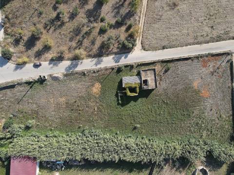 Ruína T2 com Terreno em Moncarapacho - Olhão