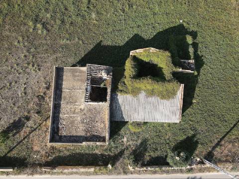 Ruína T2 com Terreno em Moncarapacho - Olhão