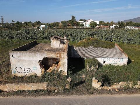 Ruína T2 com Terreno em Moncarapacho - Olhão