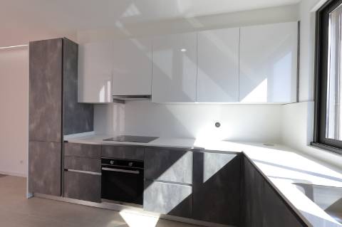 Moradia T3 com Vista Mar, Piscina e Estacionamento em Fuzeta