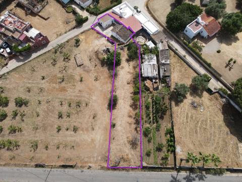 Moradia T1 com Terreno para recuperar em Maragota - Olhão