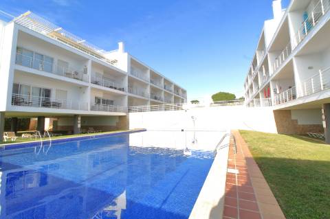 Formidável Apartamento T2 em Condomínio Privado e com Vista Mar em Fuzeta