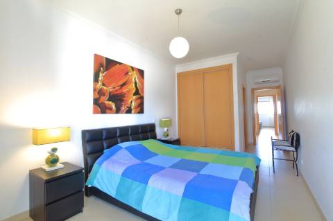 Formidável Apartamento T2 em Condomínio Privado e com Vista Mar em Fuzeta