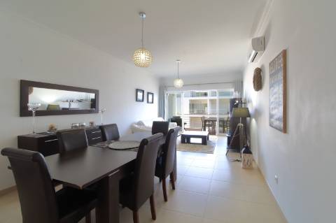 Formidável Apartamento T2 em Condomínio Privado e com Vista Mar em Fuzeta